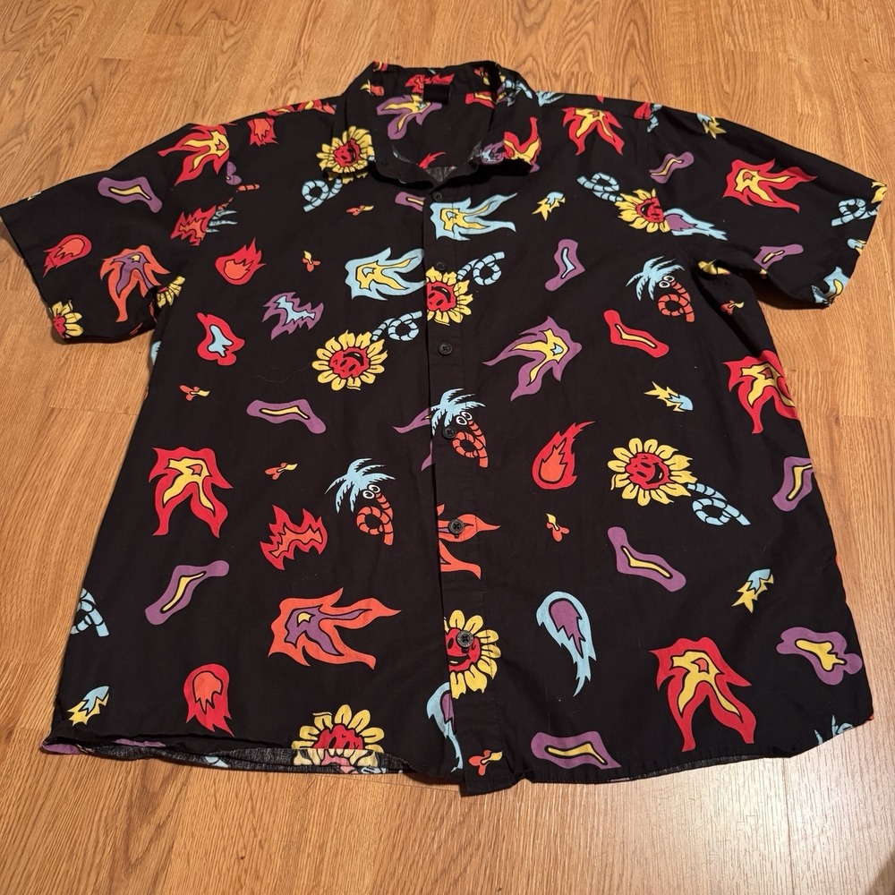 Neff‎ Black Men's Flaming Daisy Fireball Shirt Size Large Short Sleeve Button Up